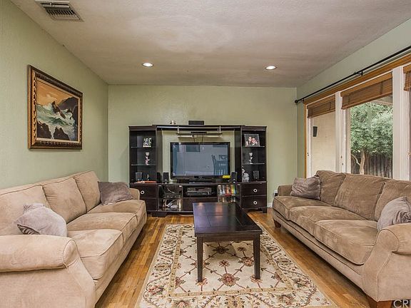 5th image of 10055 Langdon Ave