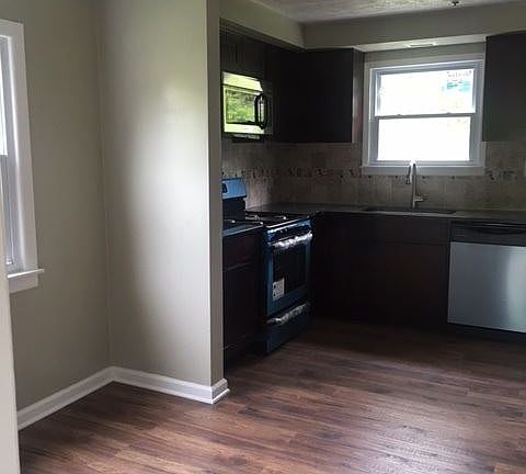 3rd image of 3477 Meadowbrook Blvd