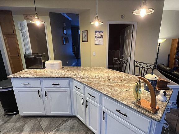 2nd image of 8870 Lakeview Dr