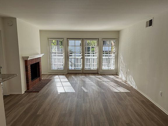 3rd image of 1810 Malcolm Ave #101