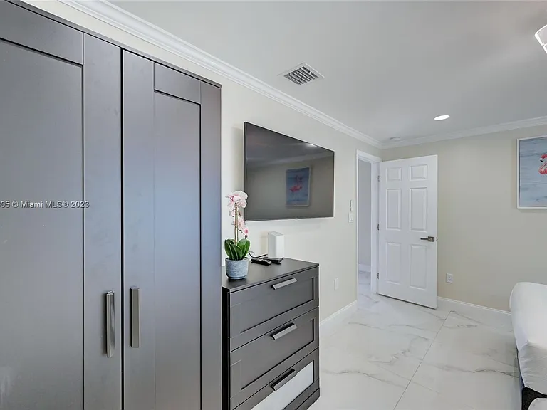 1109 Hollywood Blvd — Photo 18