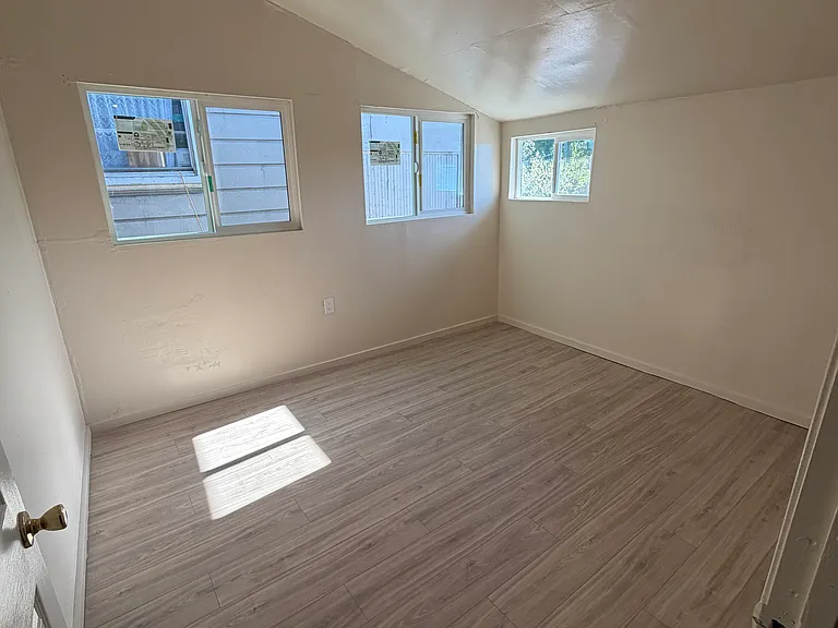 650 Sycamore St — Photo 15