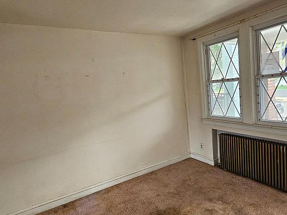 3rd image of 1752 Lyman Pl NE