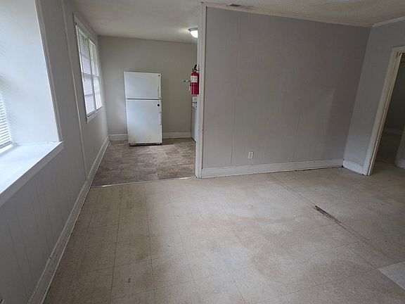 3rd image of 820-822 S Bonham Rd