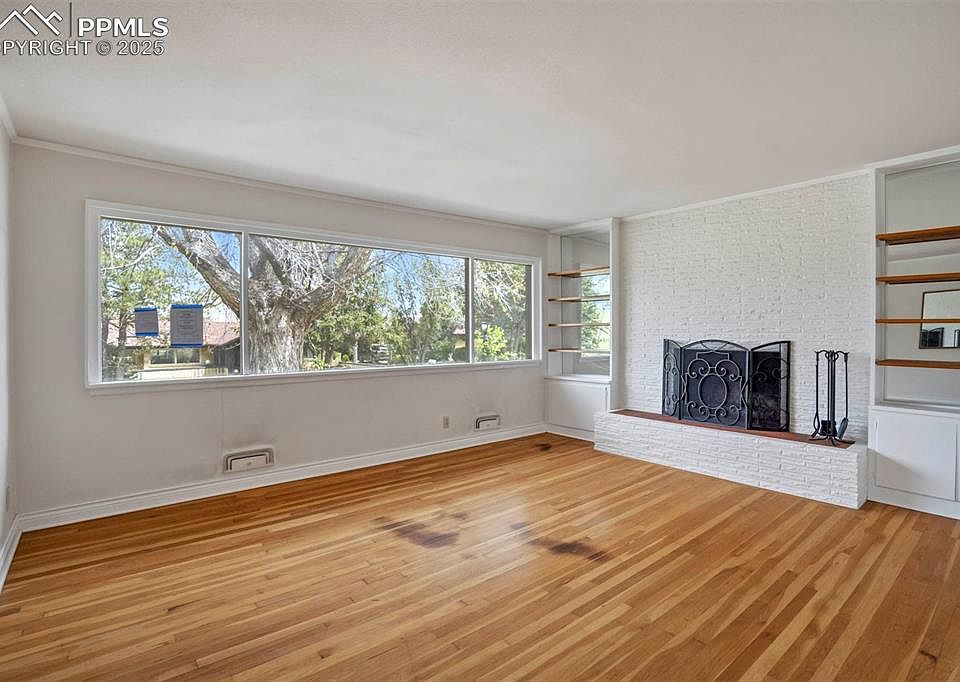 423 Pine Springs