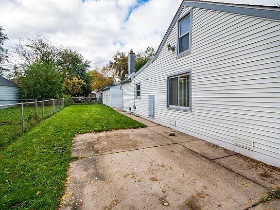 4th image of 339 W Bernhard Ave