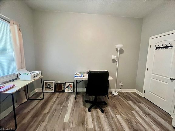 4th image of 1817 SE Center St