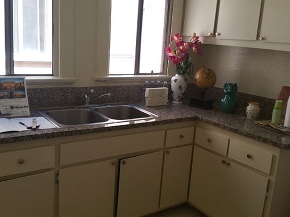 5th image of 4612 S Figueroa St