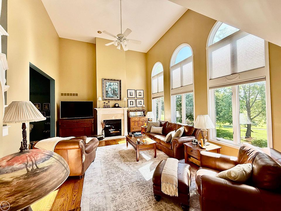 54828 Danielle St, photo 27