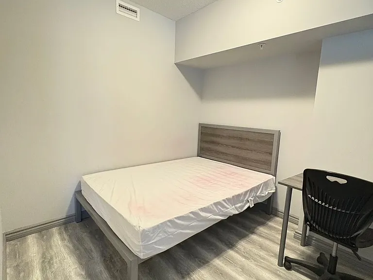 275 Larch St #F405 — Photo 13
