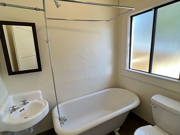5th image of 603 11th St #0