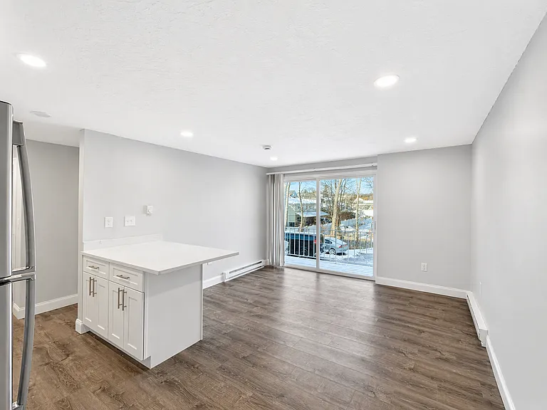 303 Grant St #13 — Photo 4