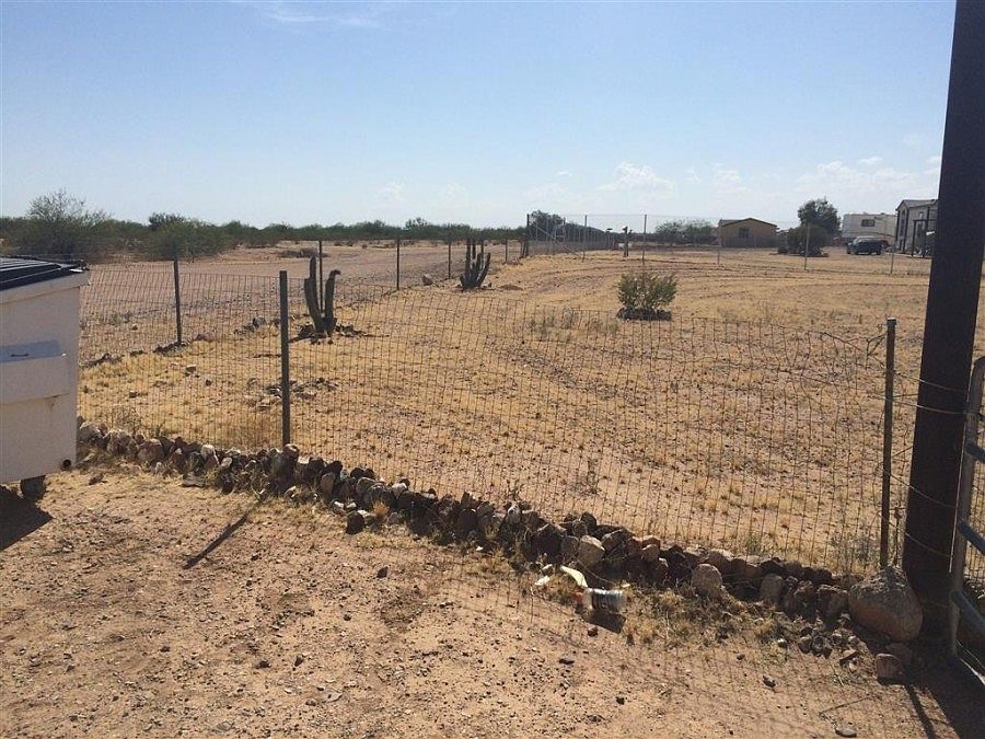 2nd image of 20904 W Jomax Rd