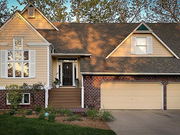 3rd image of 4601 Royal Birkdale Ct