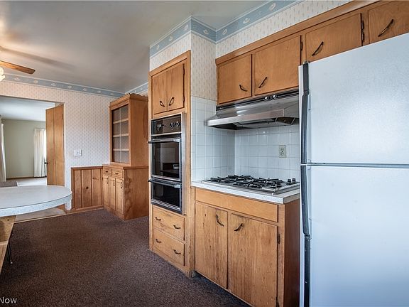 5th image of 483 Hillman Rd