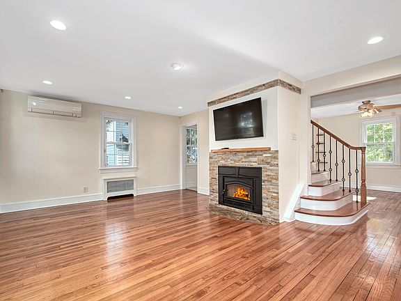 5th image of 17 Haven Ave