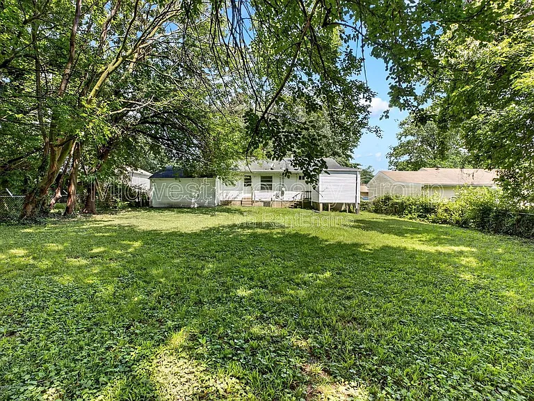 10027 Lilac Ave — Photo 20