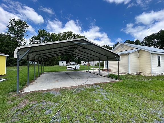 3rd image of 23640 Riverton Rd