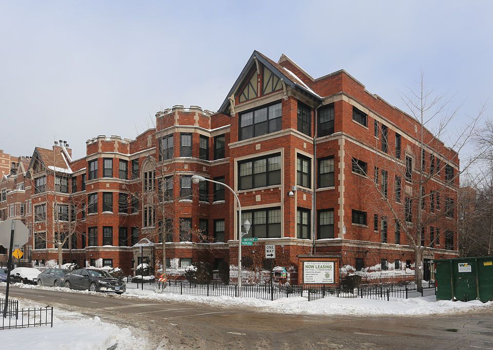 1st image of 1062 W Glenlake Ave #2