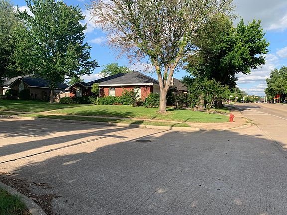 2nd image of 3758 Oak Meadow Dr