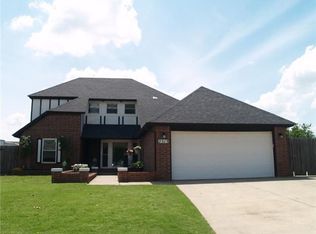2513 E Hills Dr, Moore, OK 73160