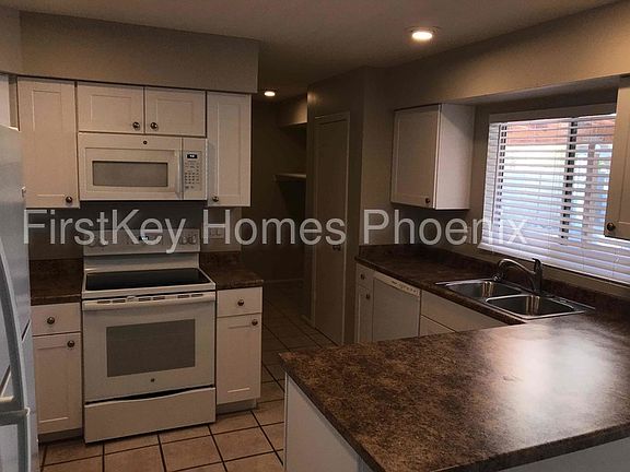 5th image of 3924 W Sunnyside Ave
