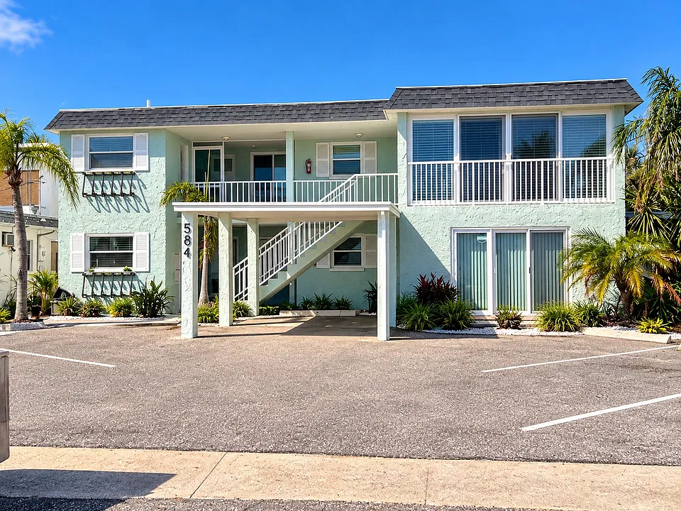 584 Bay Esplanade #3