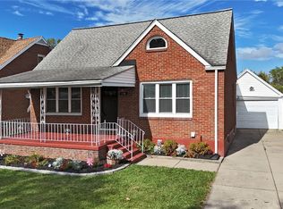 110 Sharon Pkwy, Lackawanna, NY 14218