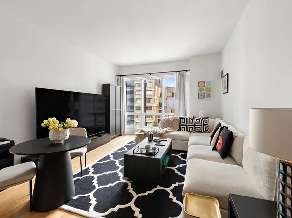 350 West 42nd Street image 1 of 5