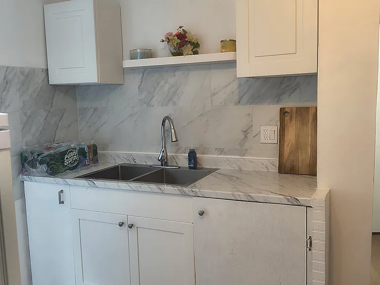 188 Westminster Ave — Photo 17