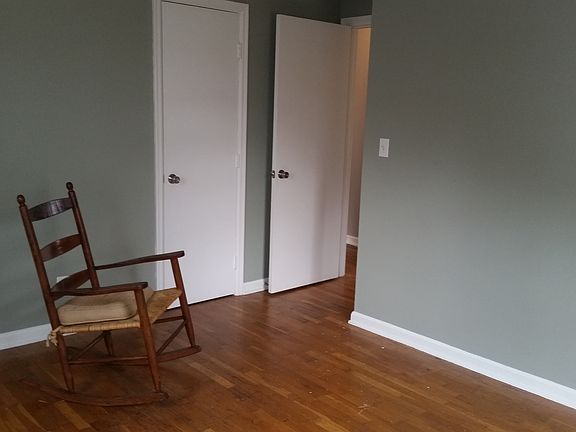 3rd image of 406 Patton Ln