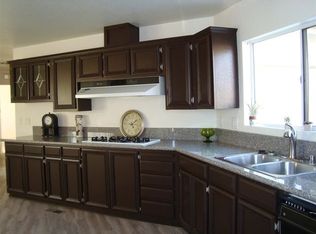 636 Via Bolivia, Vista, CA 92081