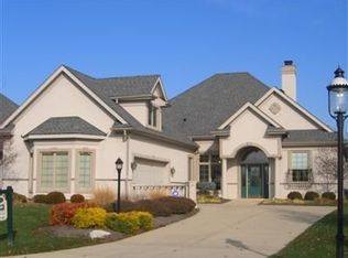 1137 Club View Dr, Dayton, OH 45458