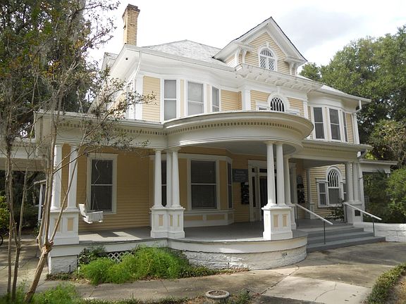 2nd image of 424 NE 6th St APT A