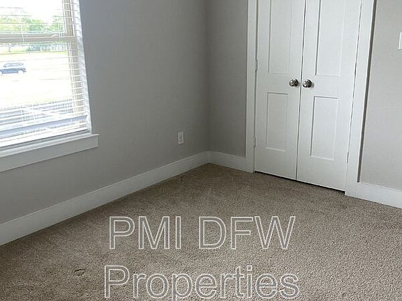 3rd image of 204 Stone Cir