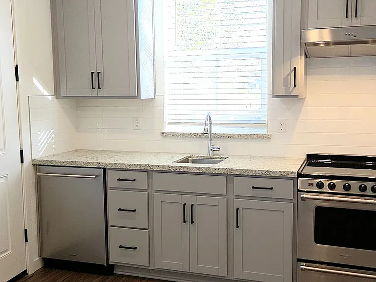 675 E Diaz Ln — Photo 8