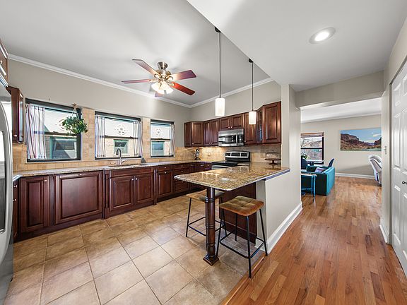 5th image of 4400 N Paulina St APT 3A