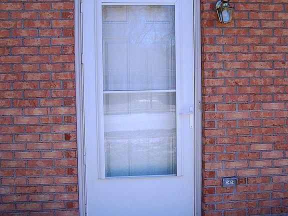 4th image of 204 Wildwood Ln