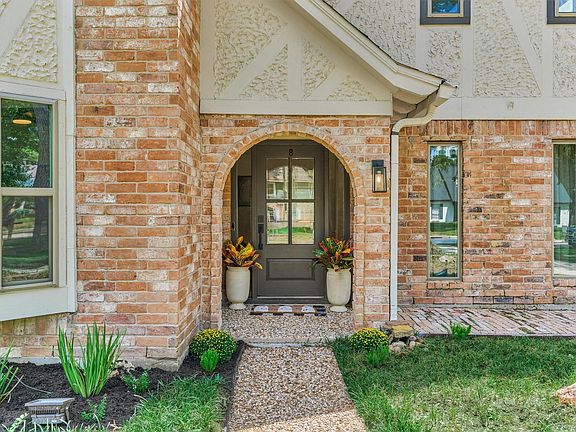 3rd image of 6307 Hickorycrest Dr