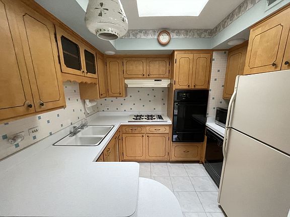 4th image of 9201 S Tripp Ave