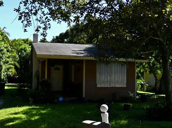 812 Dayman Avenue, Fort Pierce, FL 34950