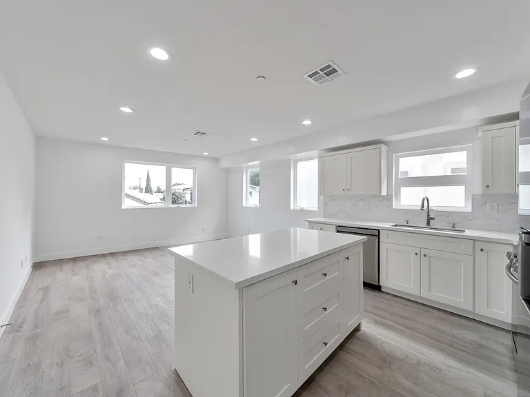 7108 Ramsgate Ave #1/2 — Photo 4