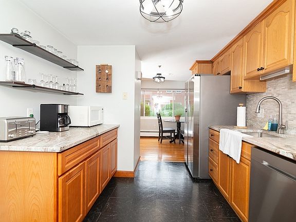 3rd image of 702 Main St #E