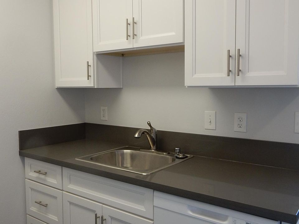 All new kitchen with dishwasher!