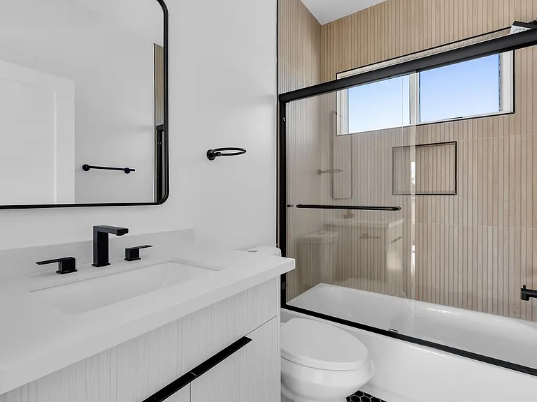 Best Priced Luxury 4 & 5 Bed Townhomes in Mid-City! — Photo 27