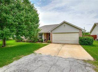629 Stagecoach Dr, Oak Pt, TX 75068