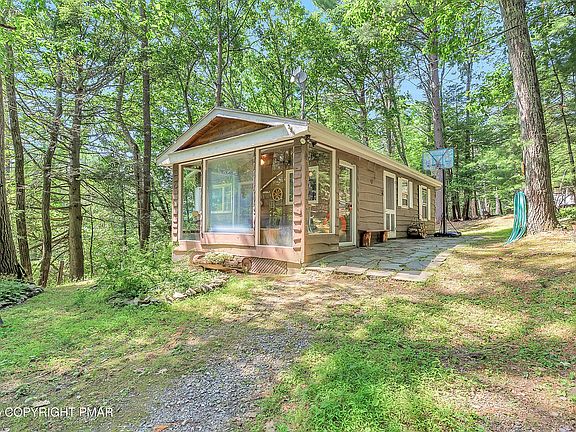 2nd image of 2221 Fernway Dr
