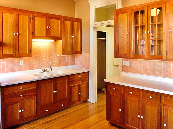 3rd image of 2621 1st Ave S APT 3