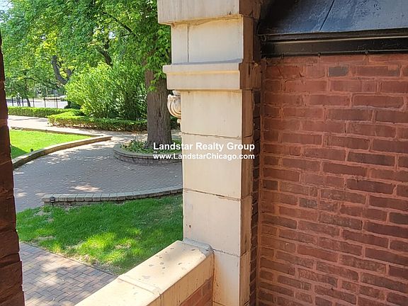 5th image of 4617 N Dover St APT 3W
