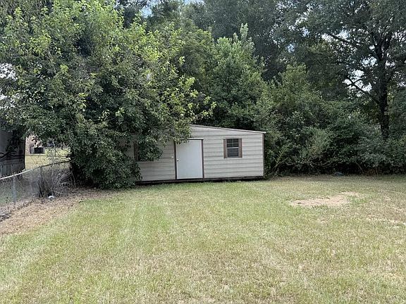 3rd image of 3202 Dena Dr